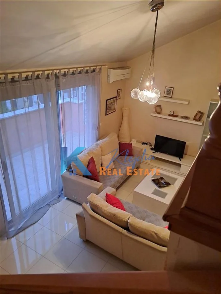 Tirane, jap me qera apartament 2+1+Ballkon Kati 5, 110 m² 400 € (Liqeni i Thate)