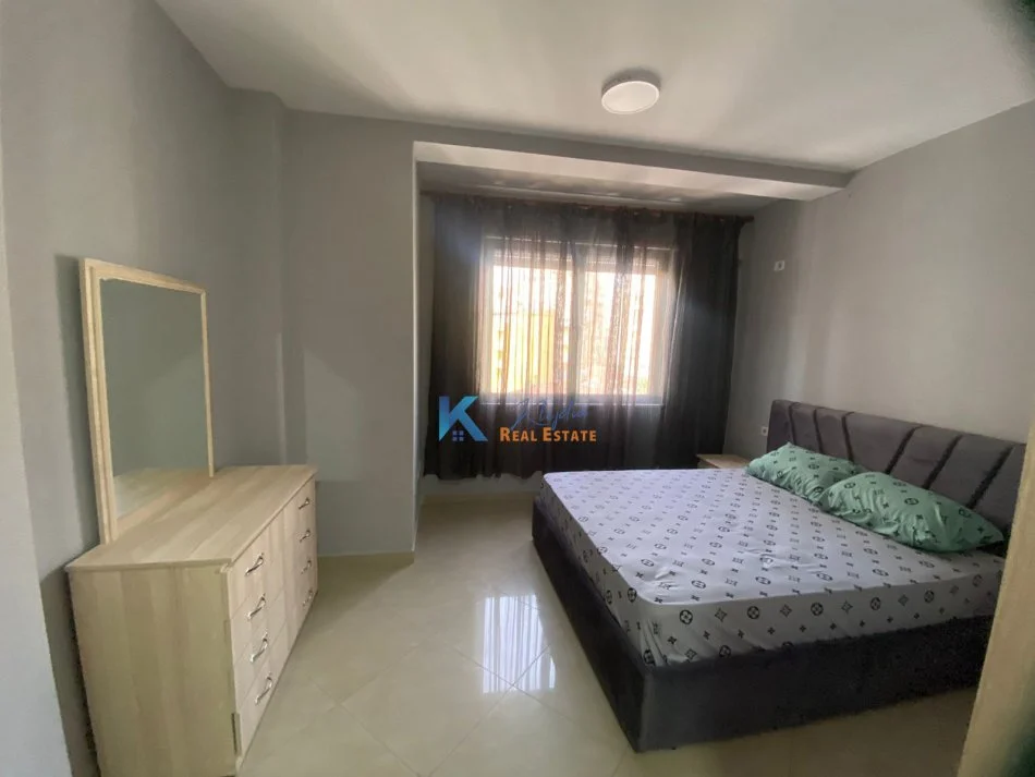 Tirane, jap me qera apartament 2+1+Ballkon Kati 4, 117 m² 600 € (Don Bosko)
