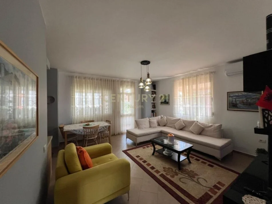 Tirane, shitet apartament 2+1 Kati 5, 140 m² 180.000 € (kodra e diellit)