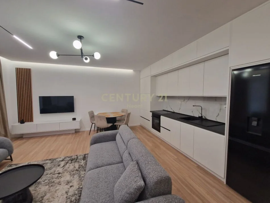 Tirane, jepet me qera apartament 2+1 Kati 2, 100 m² 1.000 € (Bulevardi i ri)