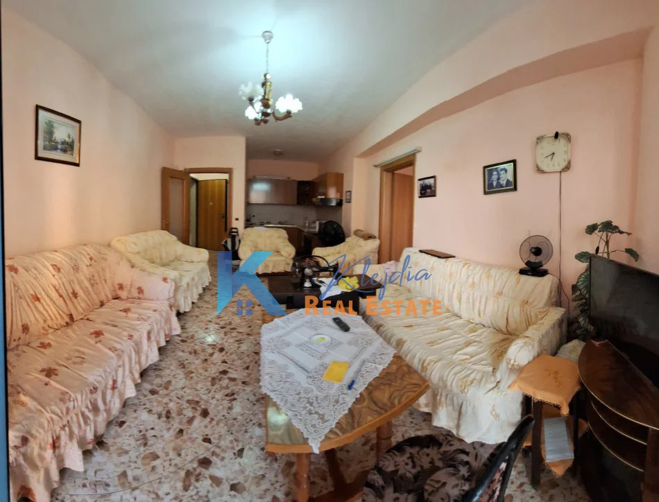 Tirane, shes apartament 1+1+Ballkon Kati 4, 56 m² 135.000 € (Rruga e Elbasanit, afer Deges se Thesarit)
