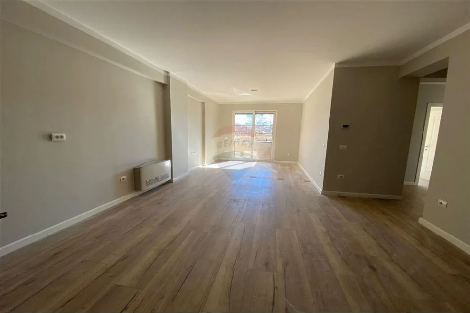 Tirane, jepet me qera zyre , 115 m² 750 € (Myslym Shyri)