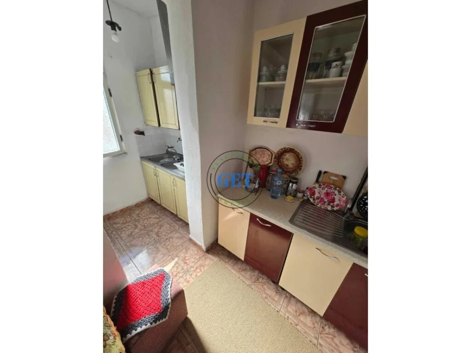 Durres, shitet apartament Kati 3, 67 m² 65.000 € (Okazion!! Shitet, Apartament 2+1,Spitali, Durres.)