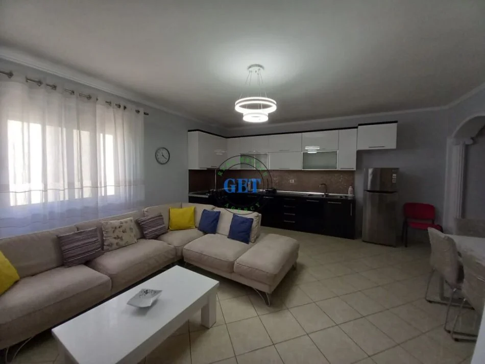 Durres, jepet me qera apartament 2+1+Ballkon Kati 4, 85 m² 350 € (Stadiumi, Durres)