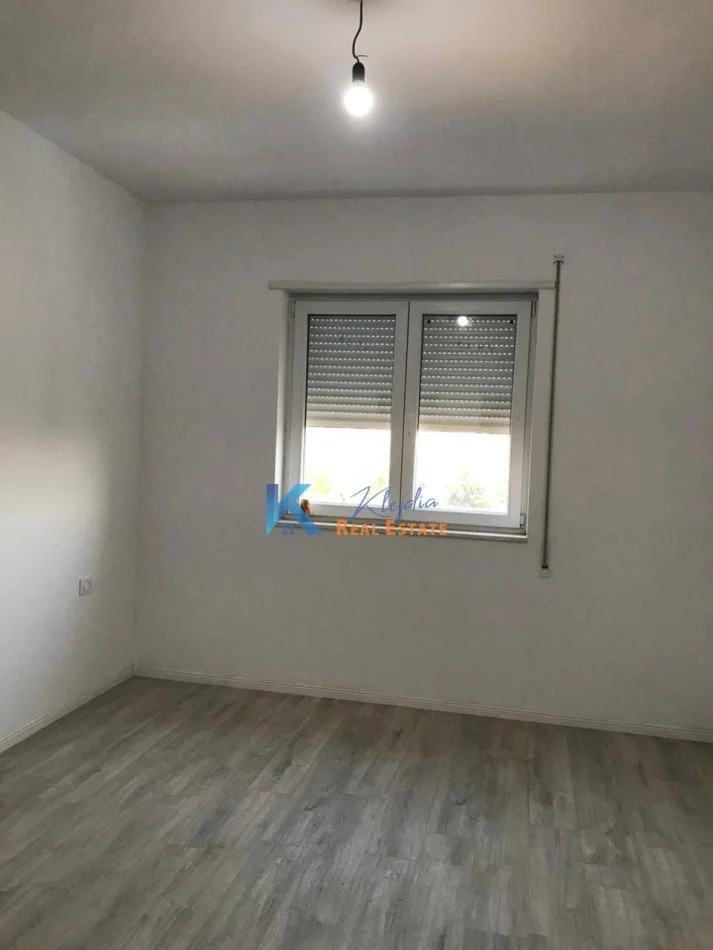 Tirane, jepet me qera zyre Kati 4, 85 m² 450 € (Rruga e Dibres, mbi QSUT)
