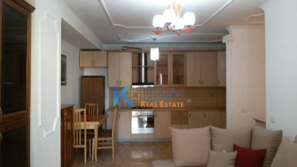 Tirane, jepet me qera apartament 1+1 Kati 4, 79 m² 550 € (Myslym Shyr, rruga Him Kolli)