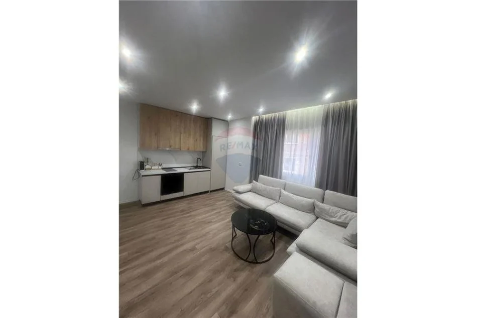 Tirane, jepet me qera apartament 2+1 Kati 3, 80 m² 900 € (Gjon Muzaka - Rruga e Bogdaneve)