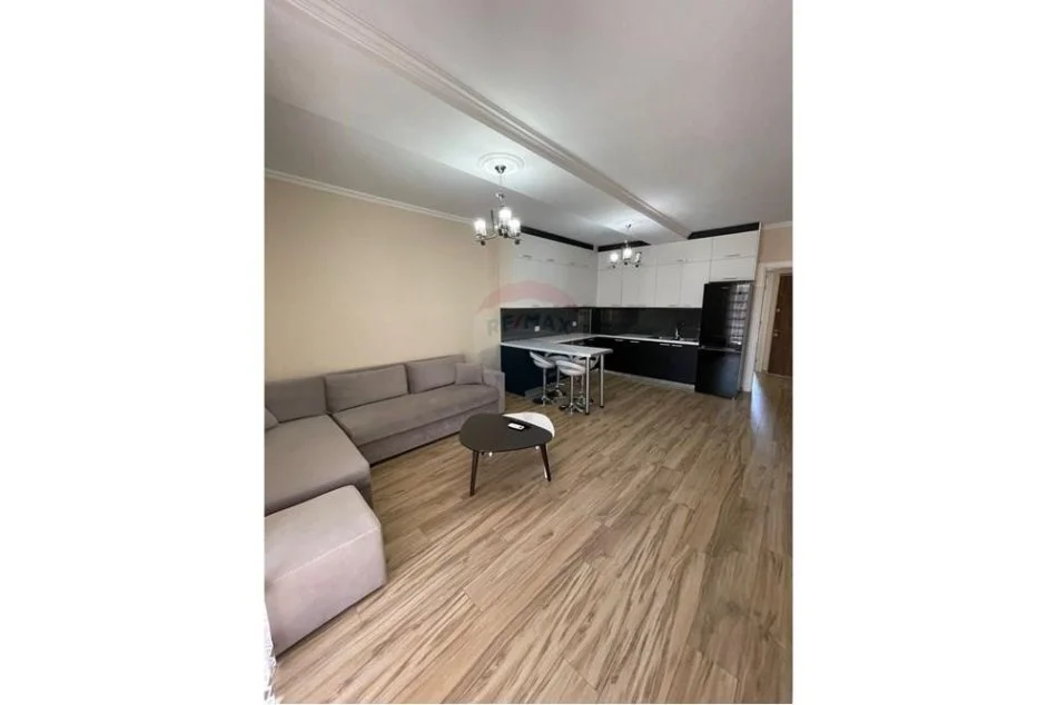 Tirane, shitet apartament 2+1 Kati 7, 96 m² 235.000 € (Rruga Robert Shvarc - Komuna e Parisit)