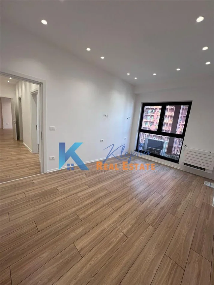 Tirane, jap me qera zyre , 160 m² 1.500 € (Rruga e Kavajes)
