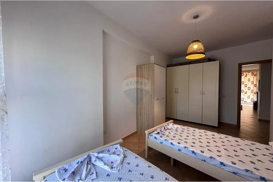 Tirane, jepet me qera apartament 1+1 Kati 3, 70 m² 420 € (Stacioni i Trenit)