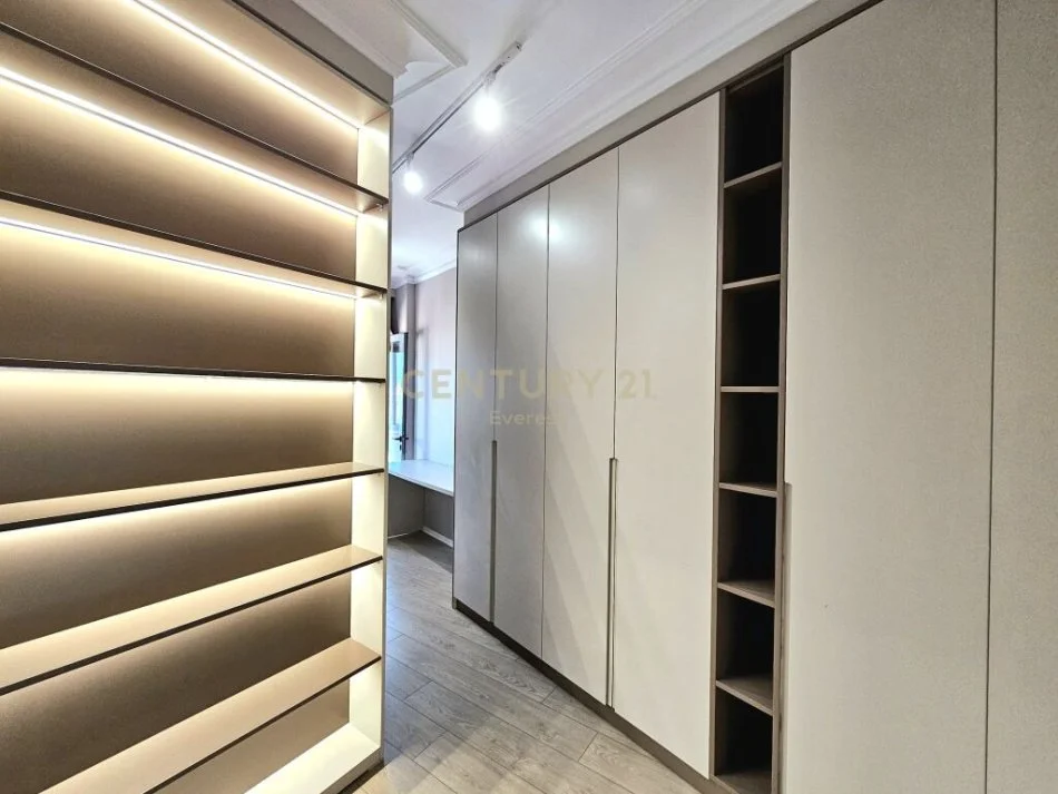 𝐓𝐢𝐫𝐚𝐧𝐞, 𝐬𝐡𝐢𝐭𝐞𝐭 𝐚𝐩𝐚𝐫𝐭𝐚𝐦𝐞𝐧𝐭 𝟐+𝟏 𝐊𝐚𝐭𝐢 𝟔, 𝟖𝟗 𝐦² 𝟏𝟖𝟖.𝟎𝟎𝟎 € (𝐏𝐫𝐨𝐤𝐮𝐫𝐨𝐫𝐢𝐚 𝐞 𝐓𝐢𝐫𝐚𝐧𝐞𝐬, 𝐑𝐫𝐮𝐠𝐚 𝐌𝐢𝐧𝐞 𝐏𝐞𝐳𝐚)