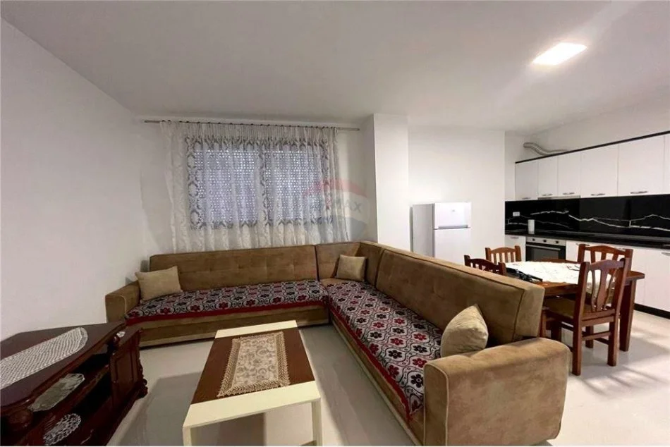 Tirane, jepet me qera apartament 2+1 Kati 1, 90 m² 350 € (Rruga Sotir Caci - Fresku)
