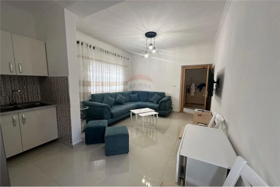 Tirane, jepet me qera apartament 2+1 Kati 3, 71 m² 700 € (Rruga e Durrësit)