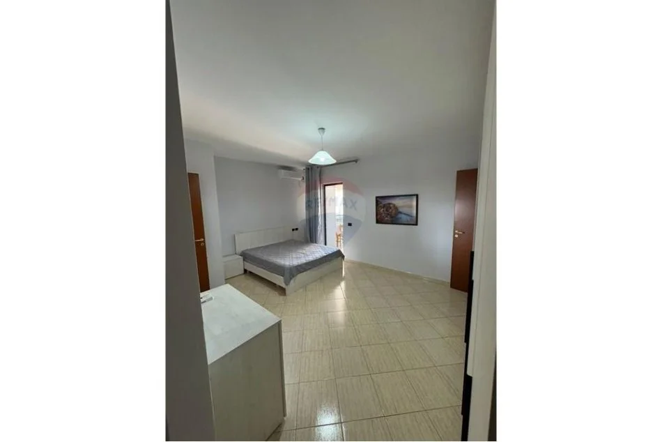 Tirane, jepet me qera apartament 2+1 Kati 6, 110 m² 700 € (Komuna e Parisit)