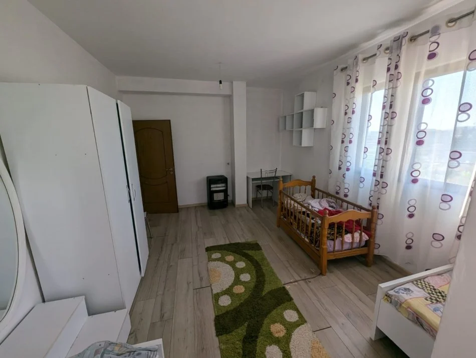 Tirane, jepet me qera apartament 2+1 Kati 1, 93 m² 430 € (Stacioni i Trenit, Tirane)