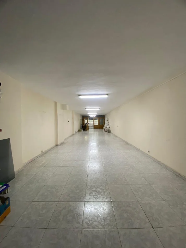 Tirane, shitet ambjent biznesi Kati -1 , 98 m² 110.000 € (Dritan Hoxha)