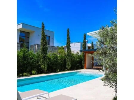 Shitje, Vilë Luksoze, San Pietro Rezidence, Gjiri i Lalzit, Durrës. AREA41741