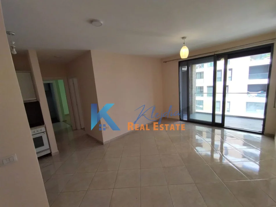 Tirane, jepet me qera apartament 2+1 Kati 3, 90 m² 550 € (Don Bosko, te kompleksi Fiori di Bosko)