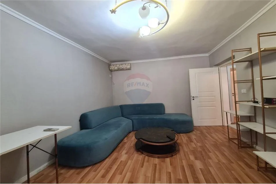 Tirane, jepet me qera apartament 2+1 Kati 2, 85 m² 500 € (Rruga Tafaj - Pazari i Ri)