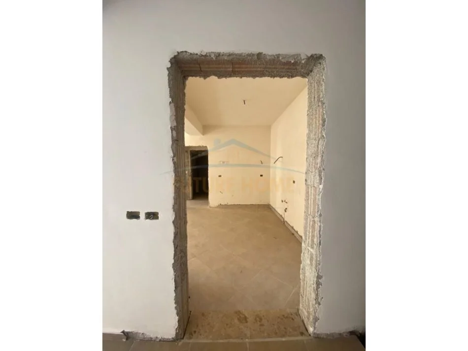 Vlore, shitet apartament 1+1 Kati 5, 77 m² 70.000 € (Pas Parkut Aulona, Vlore)