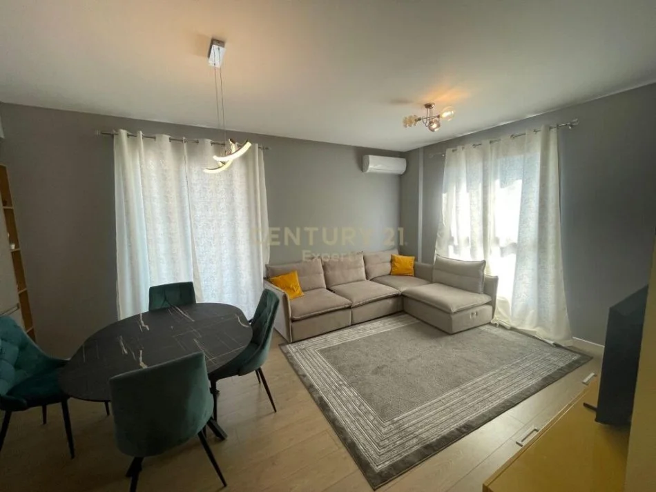 𝐓𝐢𝐫𝐚𝐧𝐞, 𝐣𝐞𝐩𝐞𝐭 𝐦𝐞 𝐪𝐞𝐫𝐚 𝐚𝐩𝐚𝐫𝐭𝐚𝐦𝐞𝐧𝐭 𝟑+𝟏 𝐊𝐚𝐭𝐢 𝟒, 𝟏𝟏𝟗 𝐦² 𝟖𝟎𝟎 € (𝐂𝐚𝐬𝐚 𝐈𝐭𝐚𝐥𝐢𝐚)