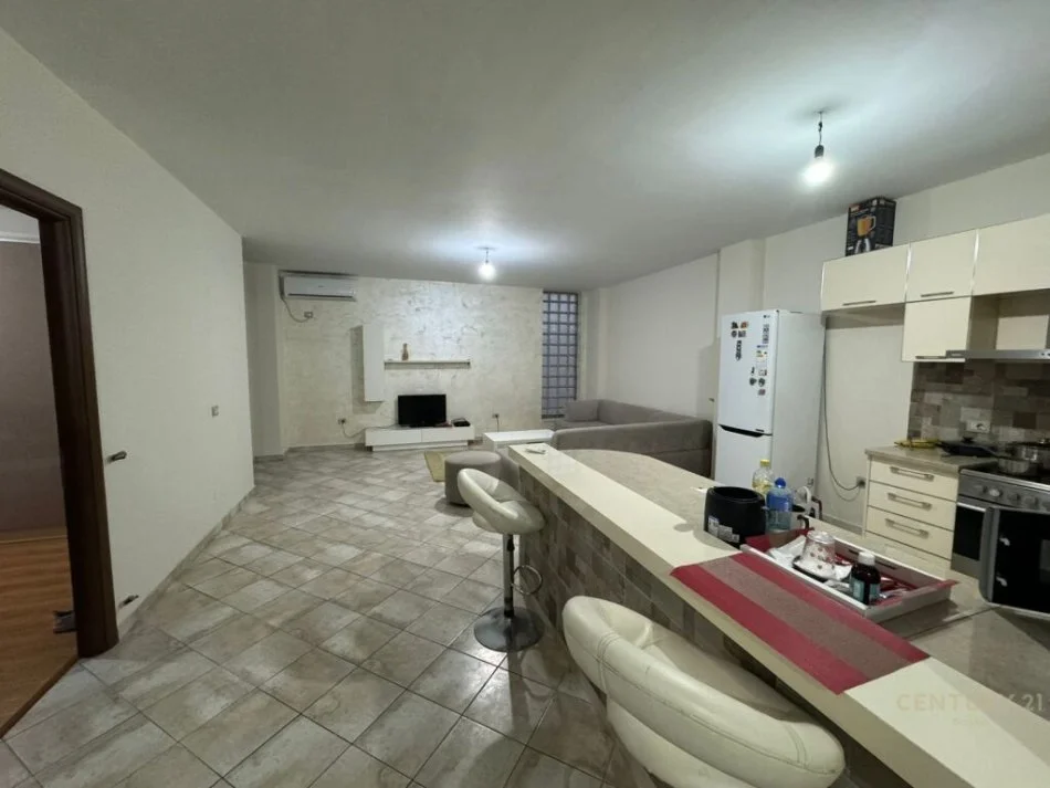 𝐓𝐢𝐫𝐚𝐧𝐞, 𝐬𝐡𝐢𝐭𝐞𝐭 𝐚𝐩𝐚𝐫𝐭𝐚𝐦𝐞𝐧𝐭 𝟐+𝟏 𝐊𝐚𝐭𝐢 𝟓, 𝟏𝟐𝟒 𝐦² 𝟏𝟖𝟓.𝟎𝟎𝟎 € (𝐙𝐨𝐠𝐮 𝐈 𝐙𝐢)