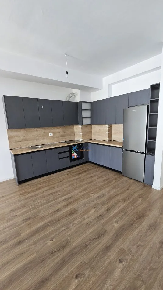 Tirane, jepet me qera apartament 2+1 Kati 7, 93 m² (Ali Dem, te kompleksi Kaimi)