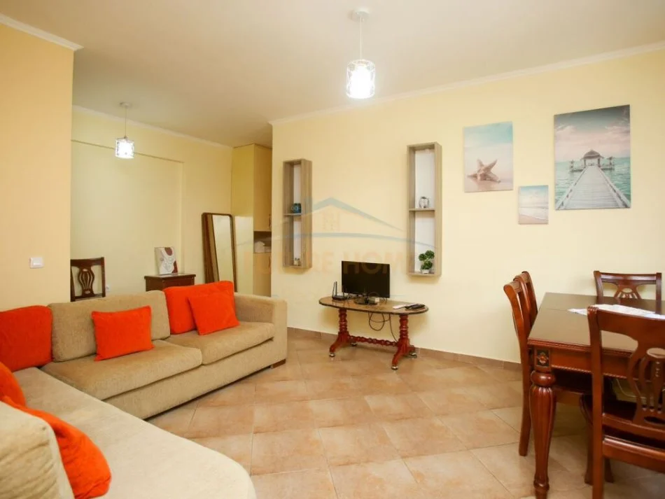 Vlore, jepet me qera apartament Kati 6, 60 m² 300 € (Te Restorant Tradicional, pas Big Scoop, Lungomare) RV44310