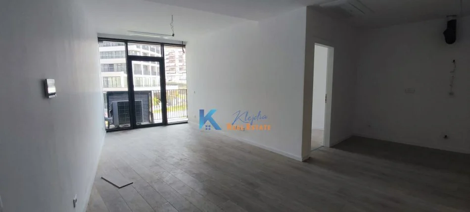 Tirane, jap me qera zyre Kati 1, 102 m² 1.300 € (Zyre per qira te Liqeni, Lake View Residence)