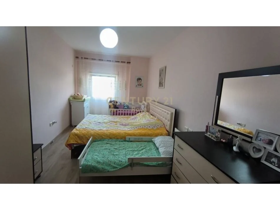 𝐓𝐢𝐫𝐚𝐧𝐞, 𝐬𝐡𝐢𝐭𝐞𝐭 𝐚𝐩𝐚𝐫𝐭𝐚𝐦𝐞𝐧𝐭 𝟏+𝟏 𝐊𝐚𝐭𝐢 𝟐, 𝟕𝟓 𝐦² 𝟗𝟔.𝟑𝟎𝟎 € (𝐀𝐥𝐢 𝐃𝐞𝐦𝐢)