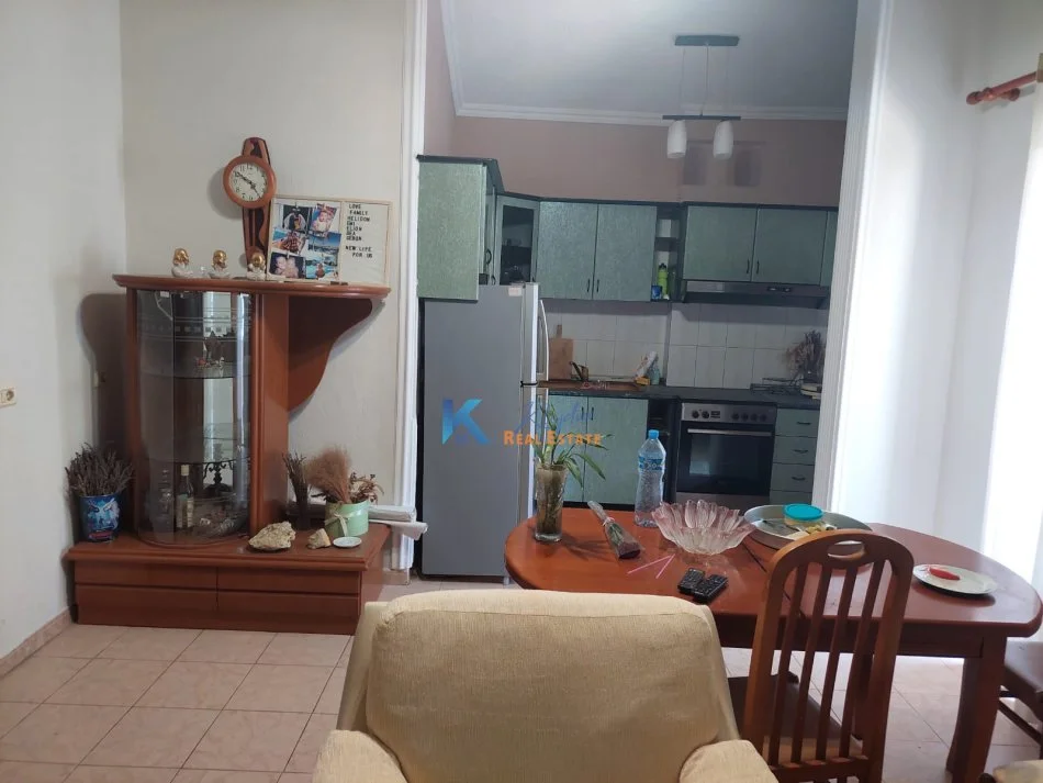 Tirane, jepet me qera apartament 2+1+Ballkon Kati 5, 100 m² 600 € (Oxhaku)