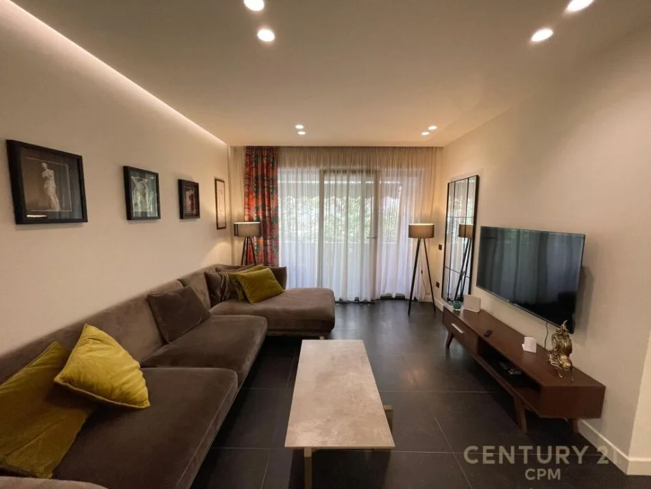 𝐓𝐢𝐫𝐚𝐧𝐞, 𝐣𝐞𝐩𝐞𝐭 𝐦𝐞 𝐪𝐞𝐫𝐚 𝐚𝐩𝐚𝐫𝐭𝐚𝐦𝐞𝐧𝐭 𝟐+𝟏 𝐊𝐚𝐭𝐢 𝟏, 𝟗𝟖 𝐦² 𝟖𝟎𝟎 € (𝐓𝐎𝐖𝐄 𝐁𝐑𝐈𝐃𝐆𝐄 𝟑, 𝐒𝐩𝐢𝐭𝐚𝐥𝐢 𝐐𝐒𝐔𝐓 (𝐍ë𝐧ë 𝐓𝐞𝐫𝐞𝐳𝐚))