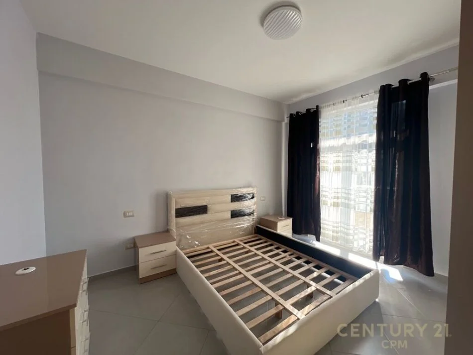 Tirane, jepet me qera apartament 2+1 Kati 3, 124 m² 500 € (Rruga "Irfan Tershana", Vilat Gjermane)