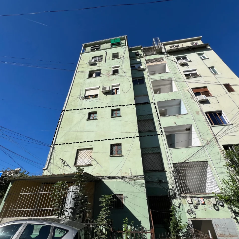 Tirane, shitet apartament 2+1+Ballkon Kati 3, 137 m² 220.000 € (Mihal grameno)