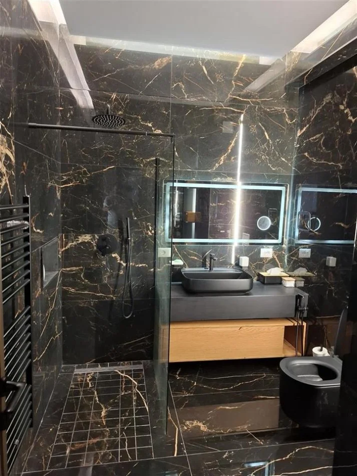 Tirane, jepet me qera 1+1+Ballkon Kati 9, 59 m² 850 € (rruga e kosovareve)