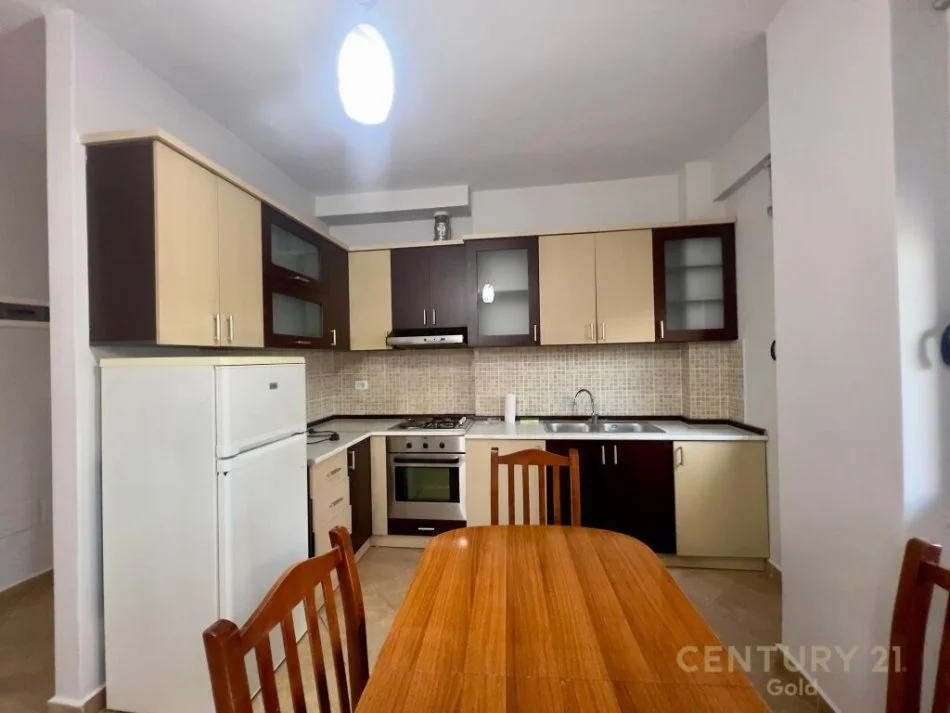 Tirane, jepet me qera apartament 1+1+Ballkon Kati 6, 550 € (Rruga e Dibres)