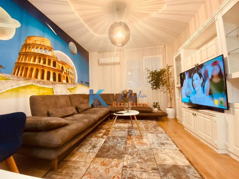 Tirane, jap me qera apartament 2+1+Ballkon Kati 1, 89 m² 65.000 Leke (Liqeni i Thate)