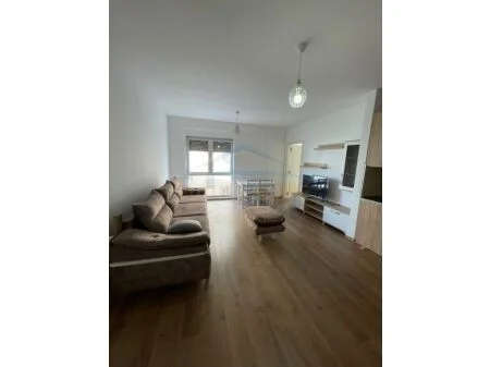 Tirane, jepet me qera apartament 3+1 Kati 3, 118 m² 650 € (Ish Profarma, Porcelan, Tiranë AREA45564)