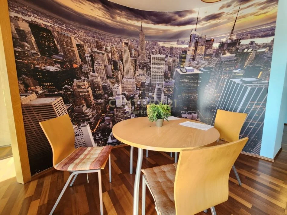 Tirane, jepet me qera apartament 2+1+Ballkon Kati 9, 115 m² 650 € (Rruga e Kavajes)