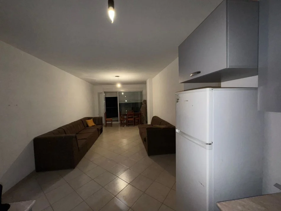 Tirane, jepet me qera apartament 2+1+Ballkon Kati 5, 520 € (siri kodra)