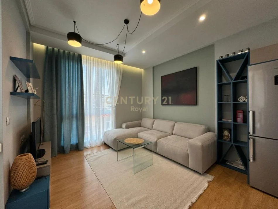 Tirane, jepet me qera apartament 1+1 Kati 4, 56 m² 700 € (Rruga Frederik Shiroka)