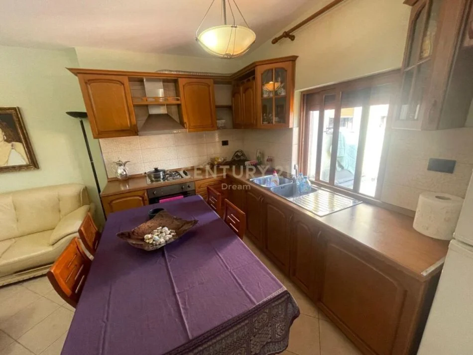 Tirane, shitet apartament 3+1+Ballkon Kati 5, 80 m² 110.000 € (Adresa: Rruga Bardhyl)