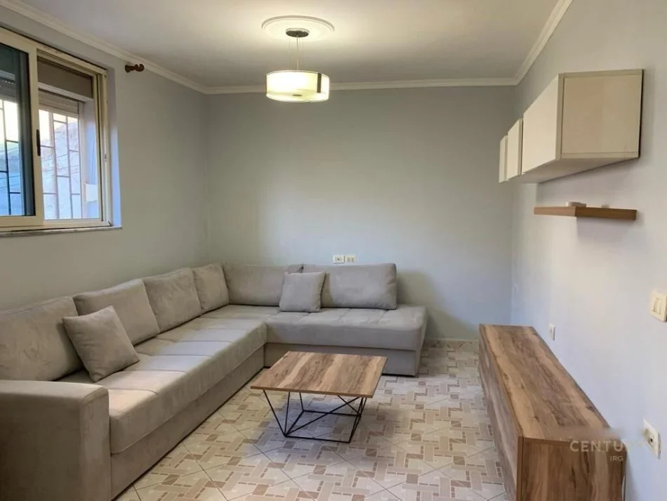 Tirane, shitet apartament 1+1 Kati 1, 51 m² (Shkolla e Bashkuar, Shkolla e Bashkuar)