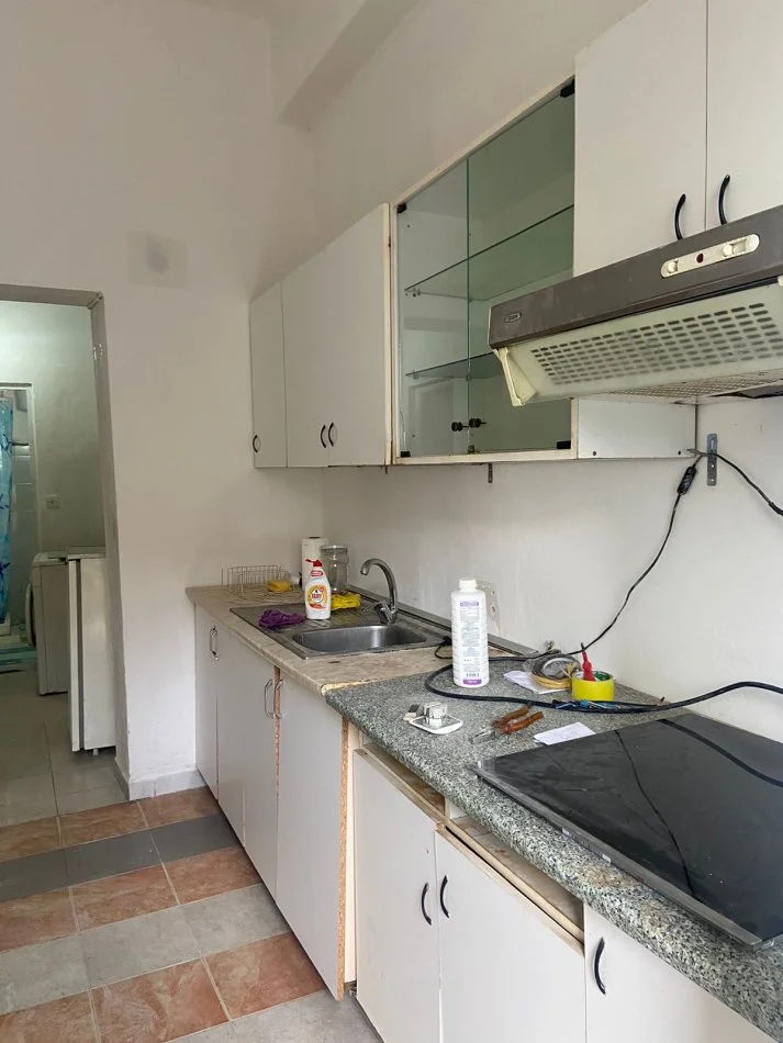 Vlore, jepet me qera apartament 1+1 Kati 0, 55 m² 150 € (te shkolla Xhyeri, Vlorë) RV46485