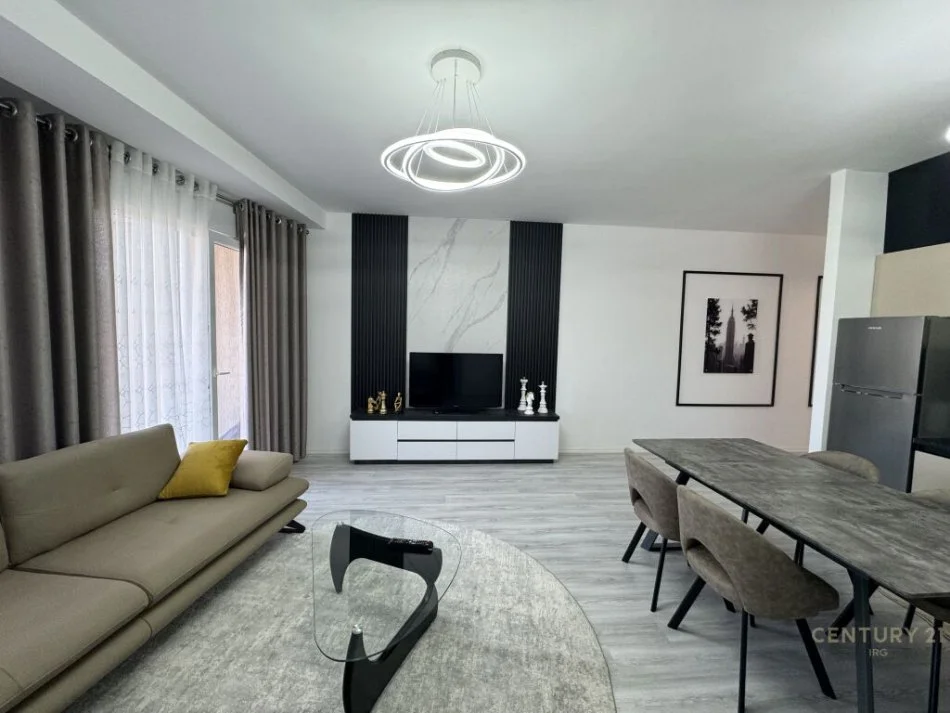 Tirane, jepet me qera apartament 3+1 , 1.200 €