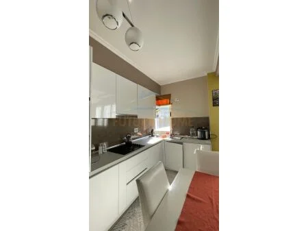Tirane, shitet apartament 3+1+2 Kati 1, 110 m² 215.000 € (Kopshti Botanik, Tirane AREA46609)