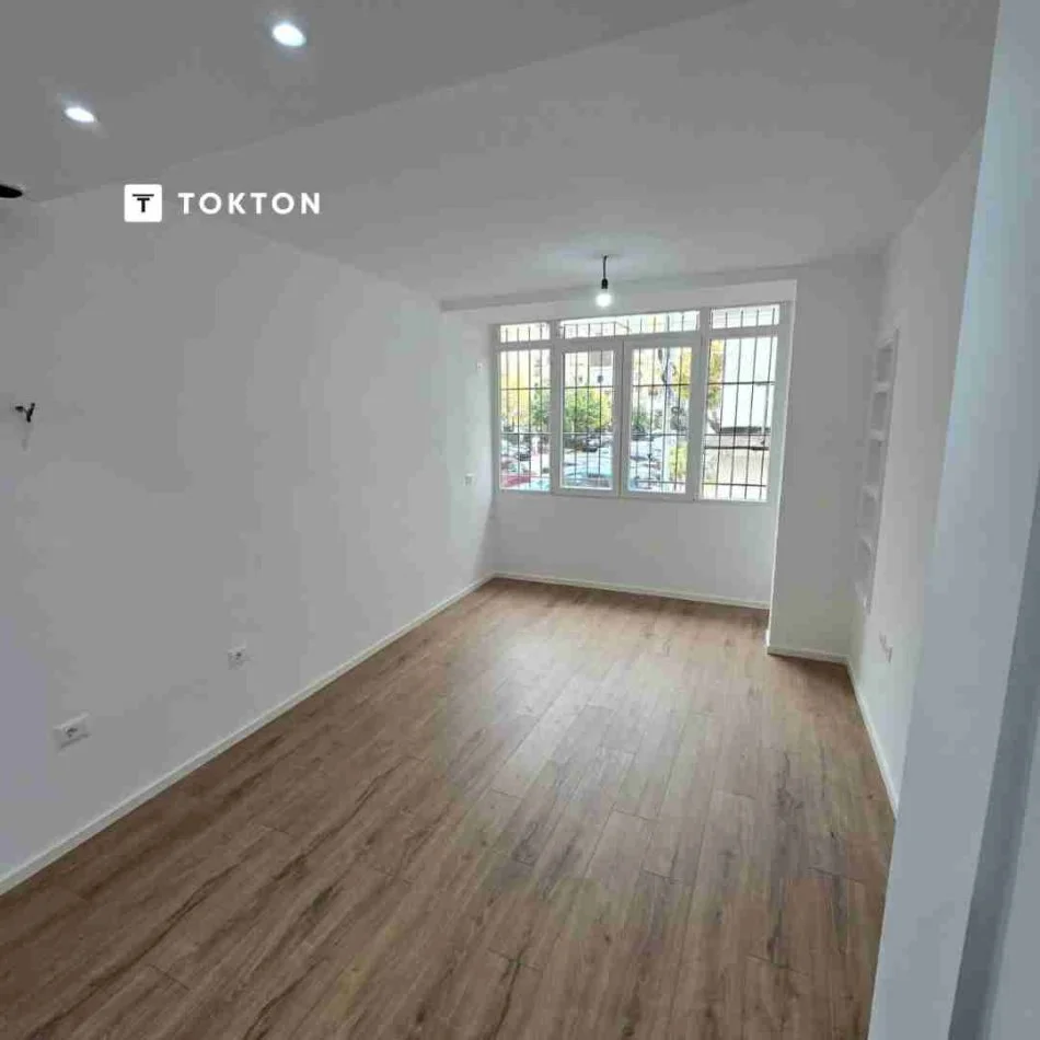 Tirane, shitet apartament 2+1+Ballkon Kati 2, 65 m² 120.000 € (Rruga Ferit Xhajko)