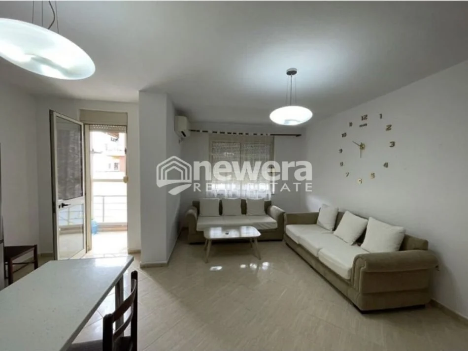 Tirane, shes apartament 2+1+Ballkon Kati 8, 125.000 € (loni ligori)