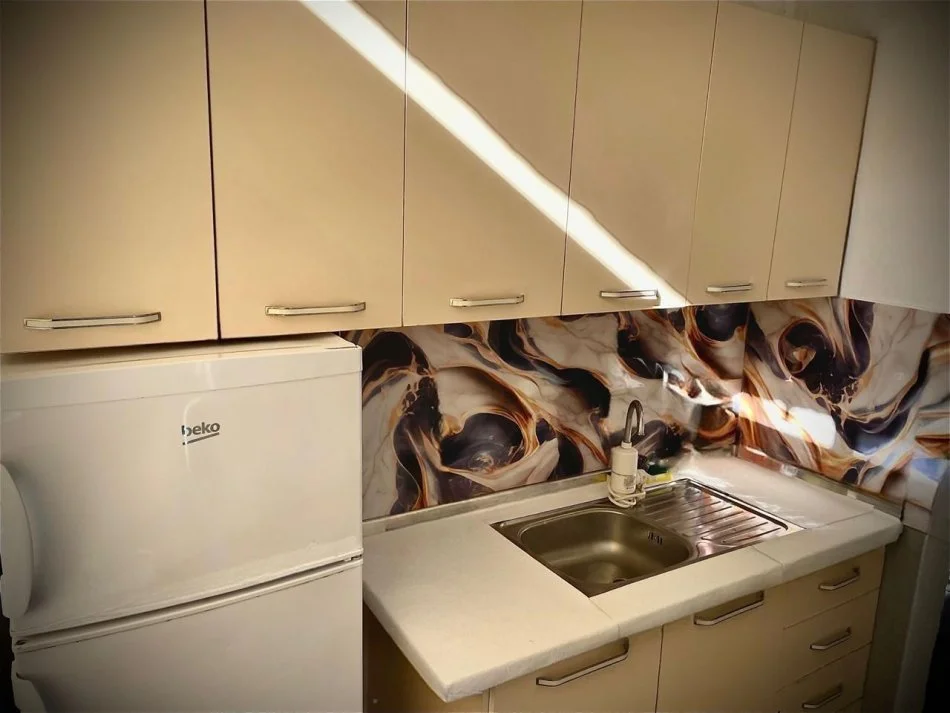 Tirane, jap me qera apartament 1+1+Ballkon Kati 2, 60 m² (afer Ministrise se Jashtme)