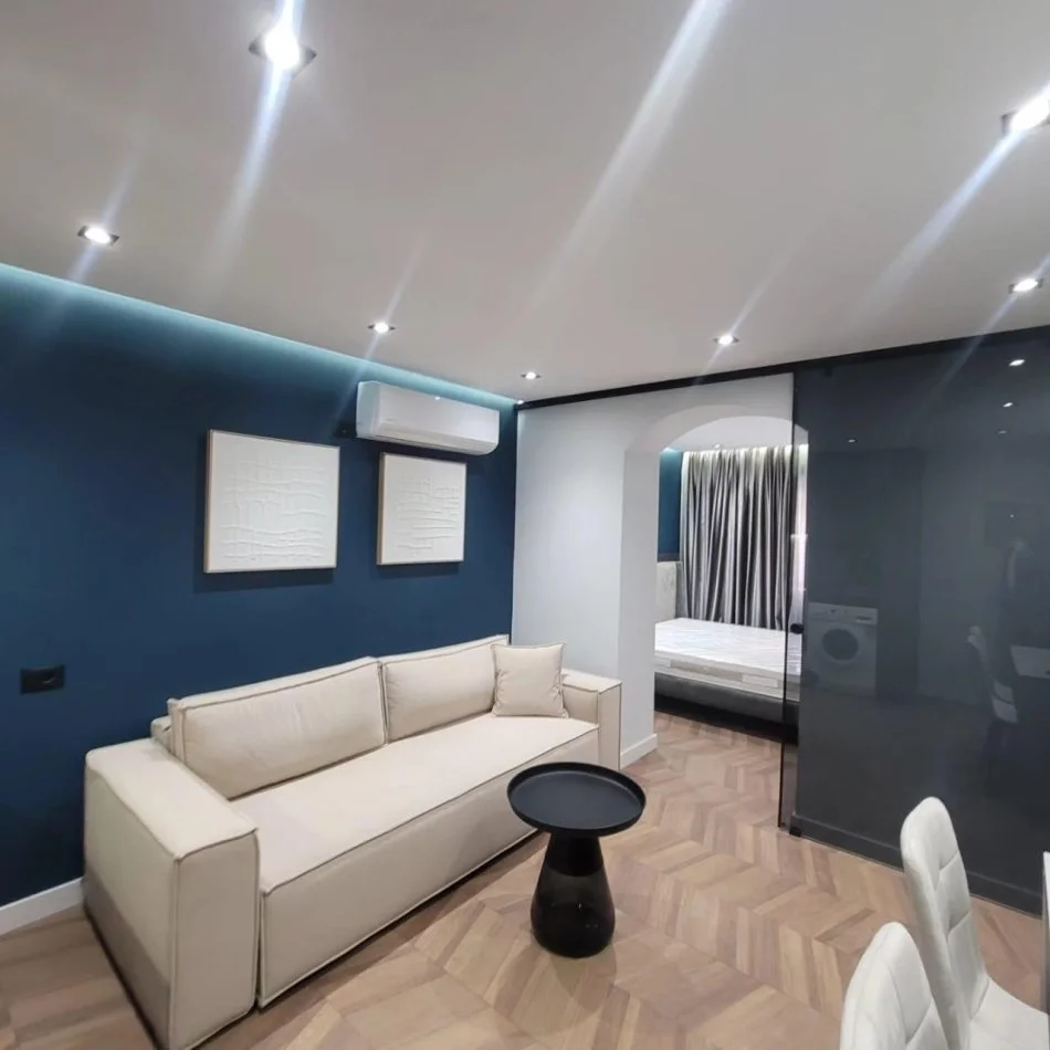 Tirane, shes apartament 3+1+Ballkon Kati 1, 87 m² 268.000 € (21 Dhjetori)